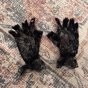 Skeleteen Black Fingerless Short Lace Gloves